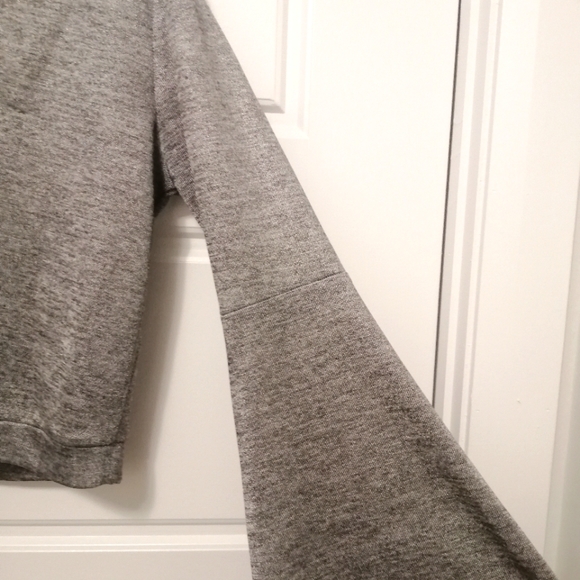 Sexy glowing crop top - Picture 2 of 4